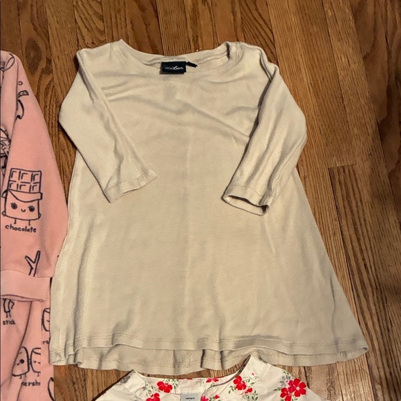 Assorted Kids Pajamas, Dresses, Cardigan and Legging - Picture 4 of 14